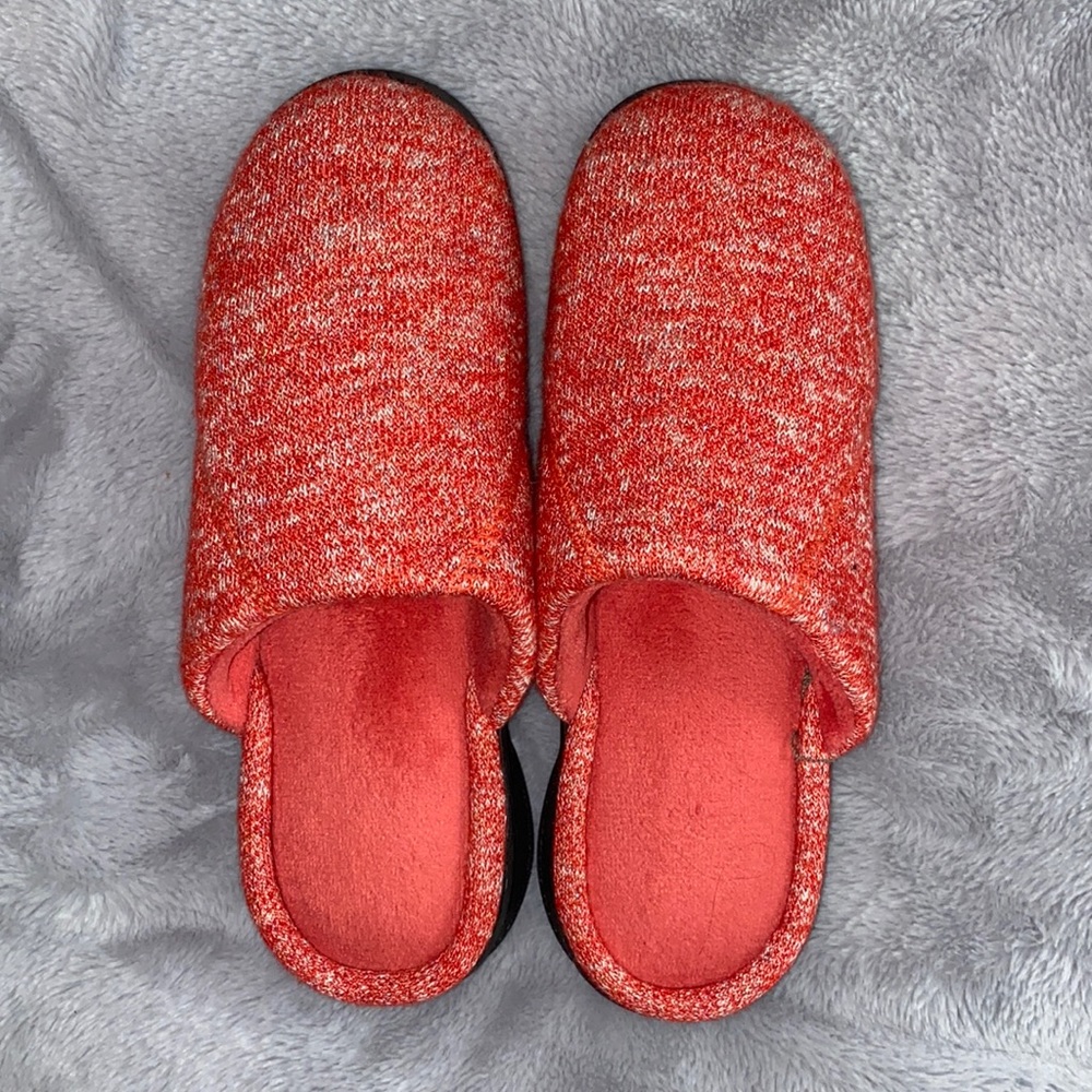 Isotoner Slippers 7.5-8